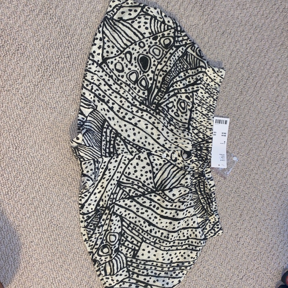 URBAN OUTFITTERS SHORTS WITH TAGS STILL ATTACHED